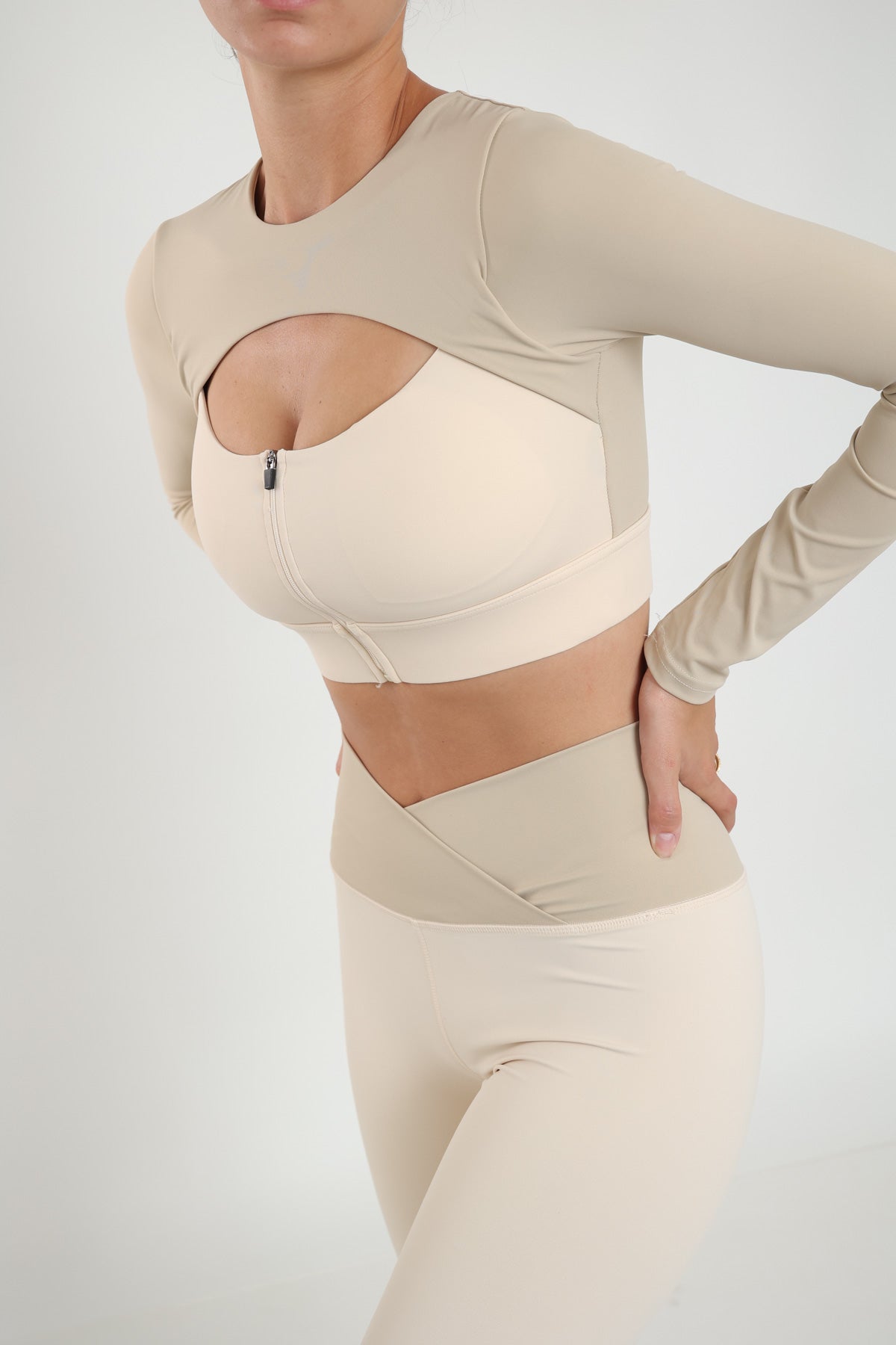 דגם נויה - חולצה ארוכה