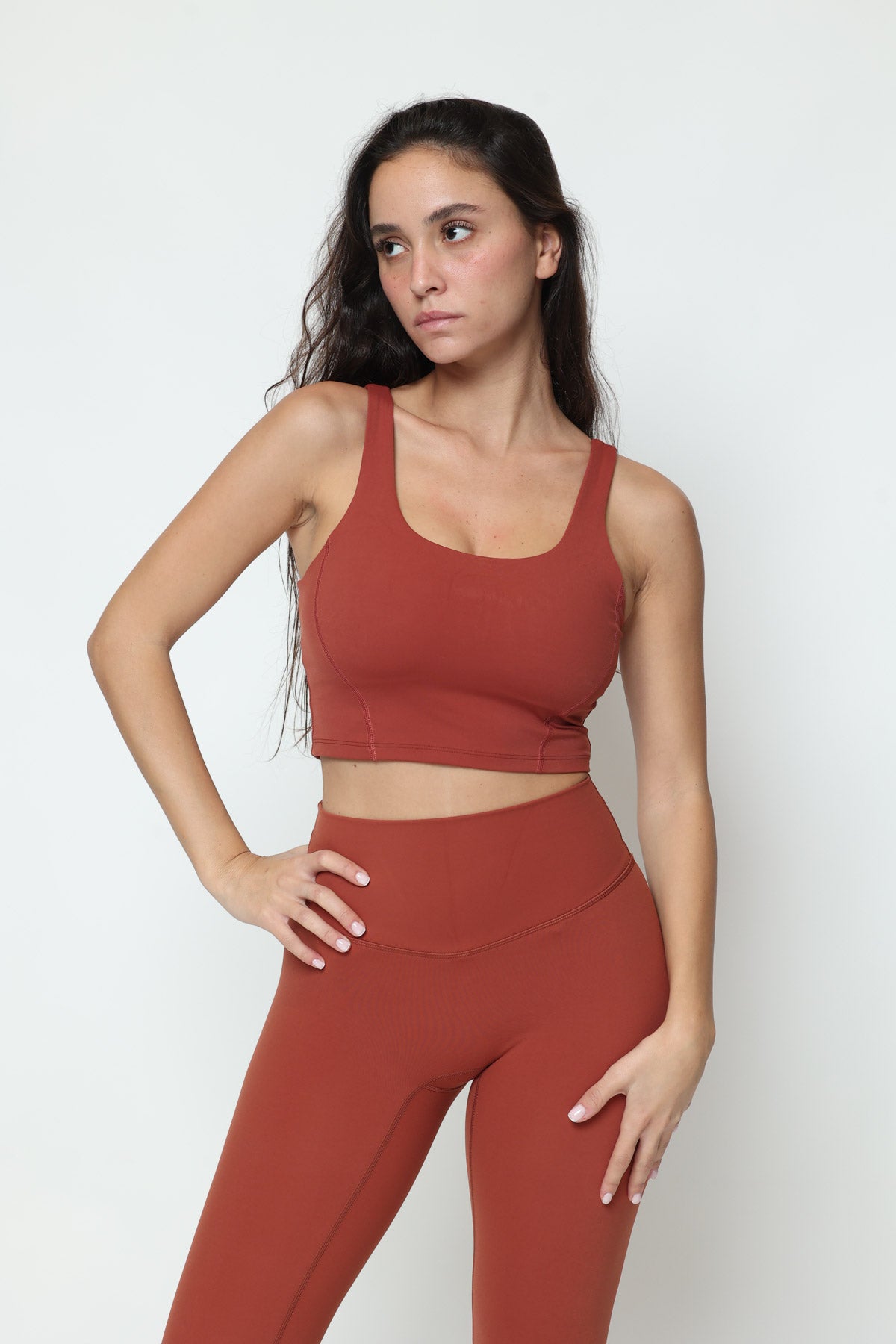 דגם גיין - קרופ טופ כתפיות עבות-MAR