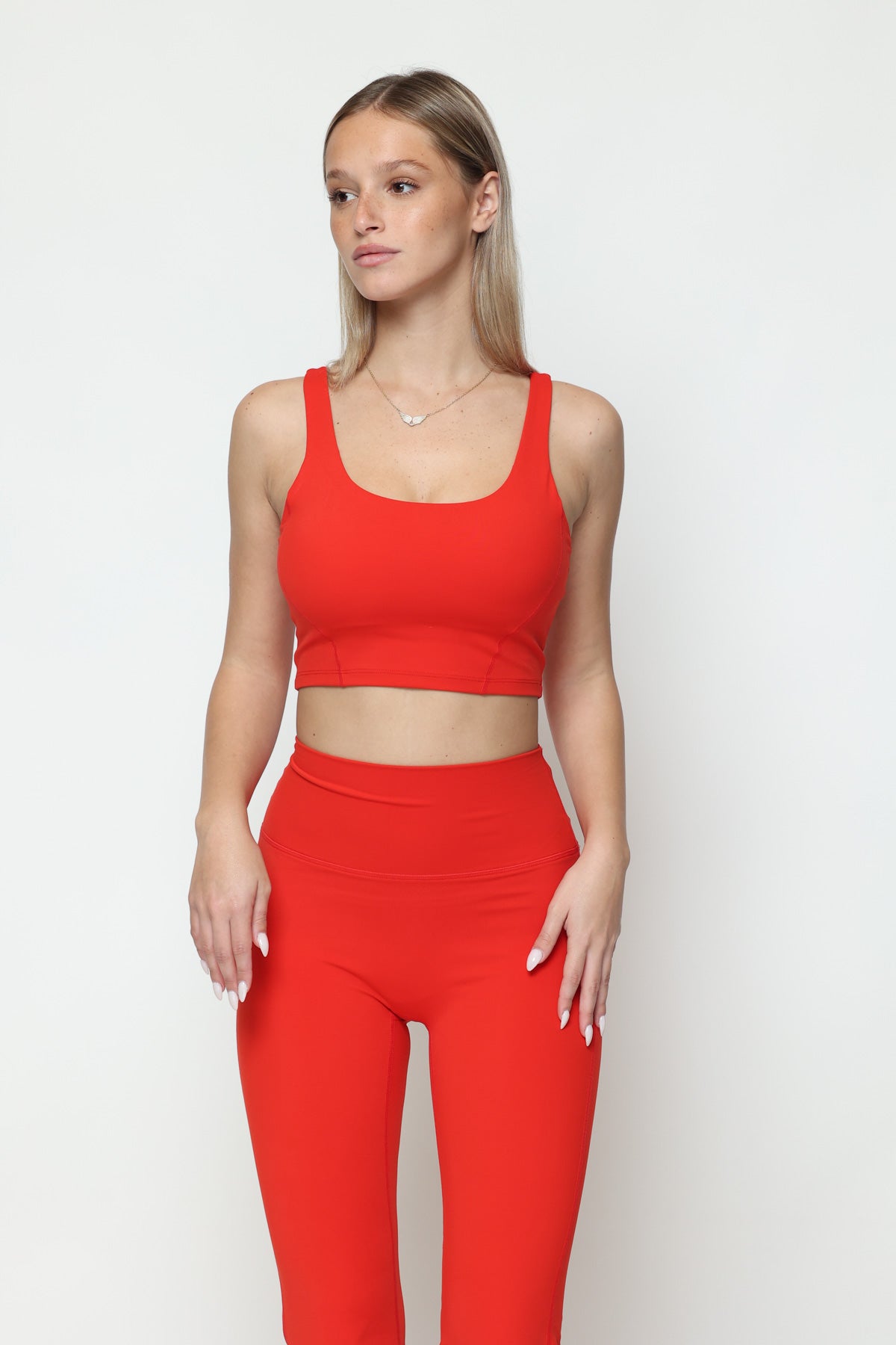 דגם גיין - קרופ טופ כתפיות עבות-MAR