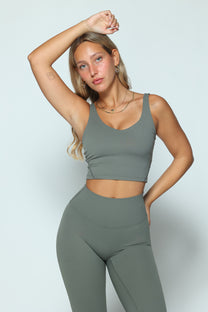 דגם איימי - קרופ טופ כתפיות