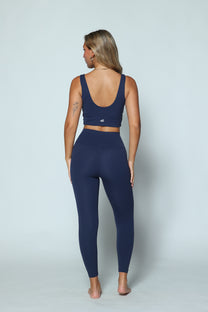 סט דגם אדל - טייץ ארוך וקרופ טופ