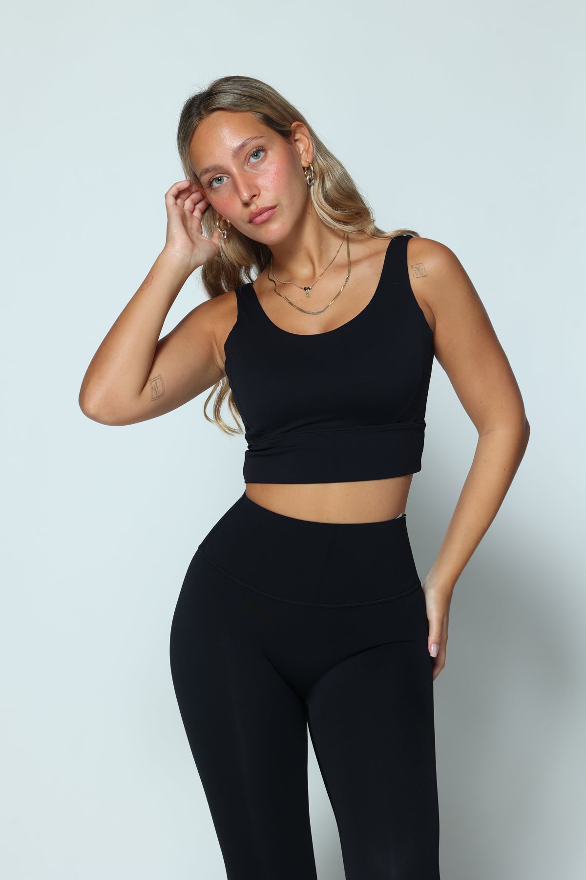 סט דגם אדל - טייץ ארוך וקרופ טופ