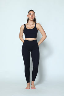 דגם גיין - קרופ טופ כתפיות עבות