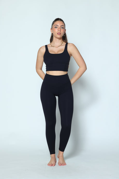 דגם גיין - קרופ טופ כתפיות עבות