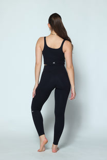 דגם גיין - קרופ טופ כתפיות עבות