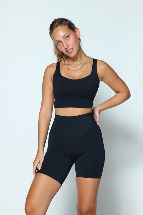 דגם לולה - טייץ קצר מחטב וטופ תואם