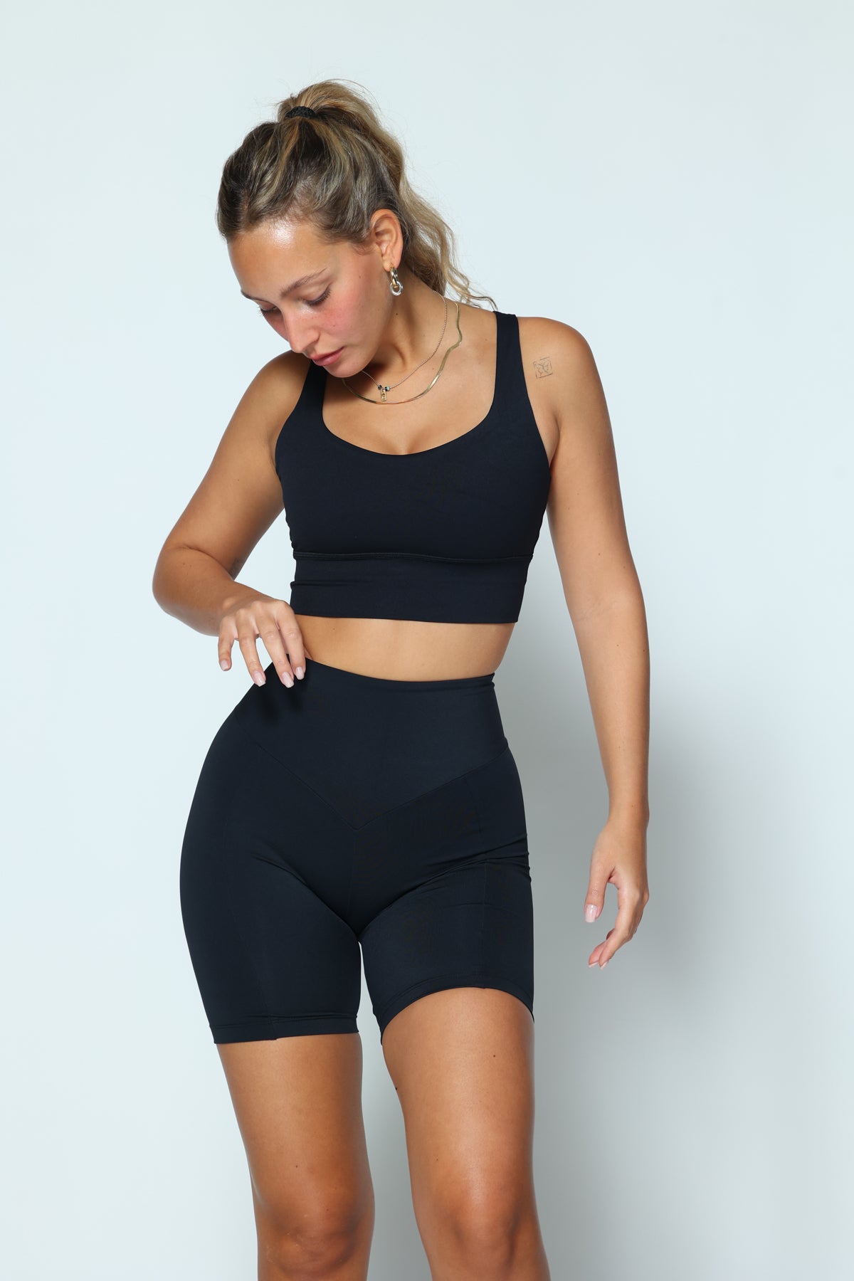 דגם לולה - טייץ קצר מחטב וטופ תואם