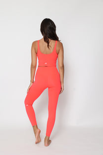 קרופ טופ ספורט לנשים - דגם איימי | MAR SPORTWEAR