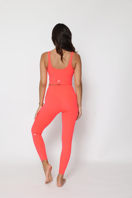 קרופ טופ ספורט לנשים - דגם איימי | MAR SPORTWEAR