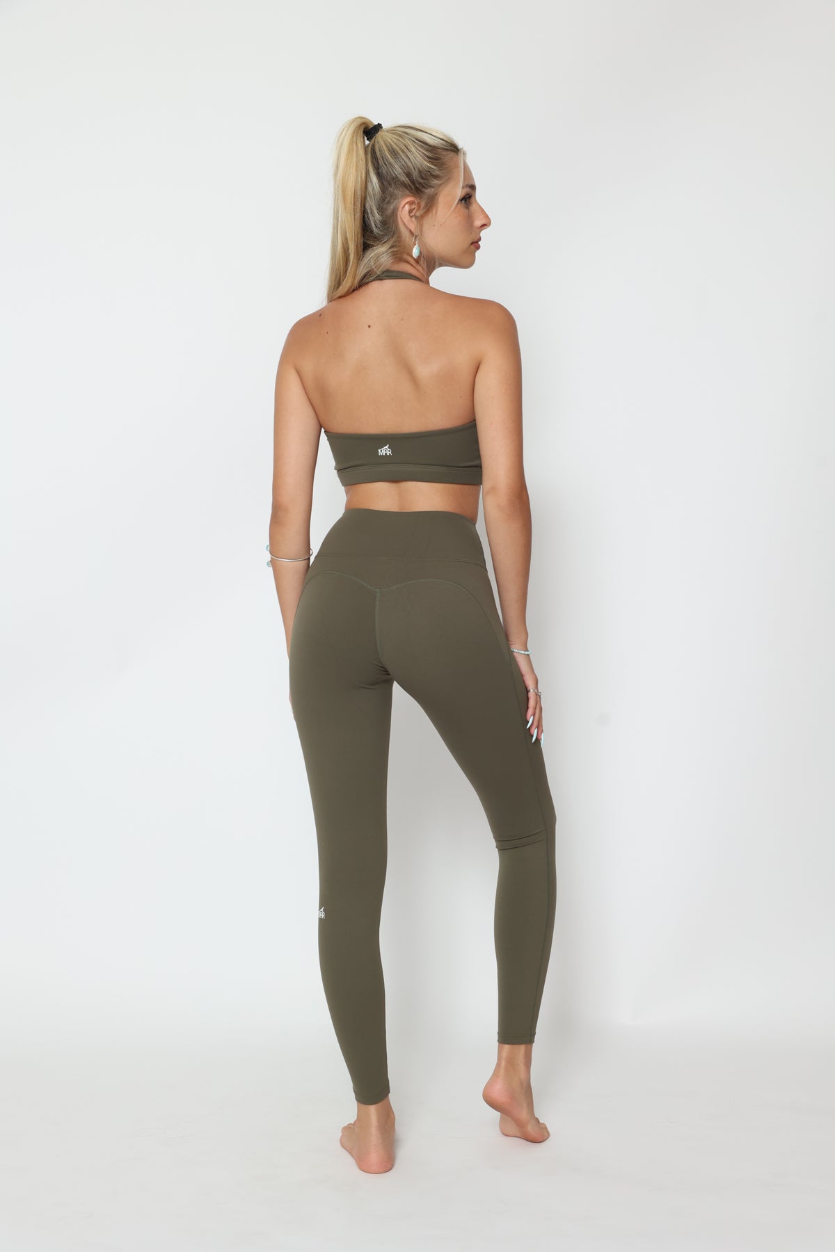 דגם ליה - טופ קולר