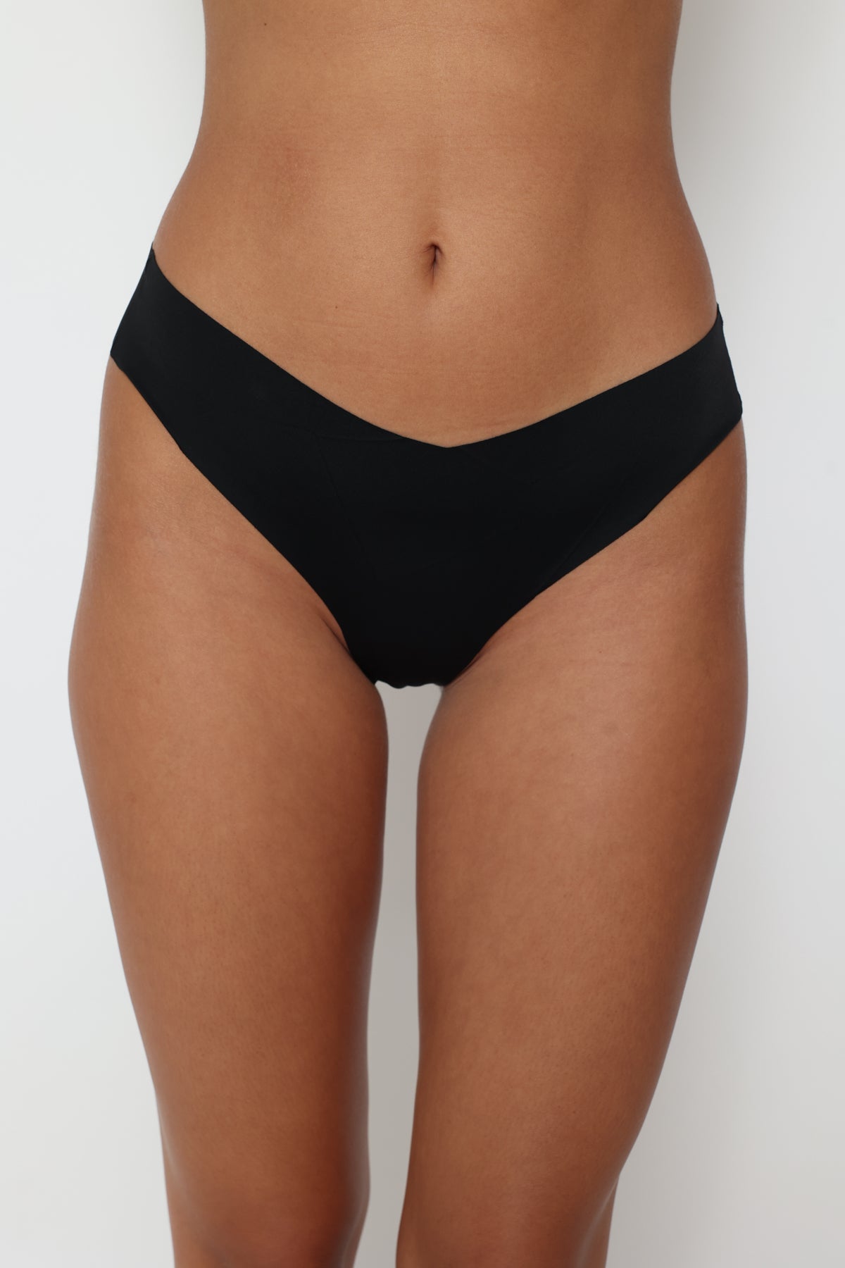 תחתון חוטיני ללא תפר מבד מיקרו - מארז שלישייה