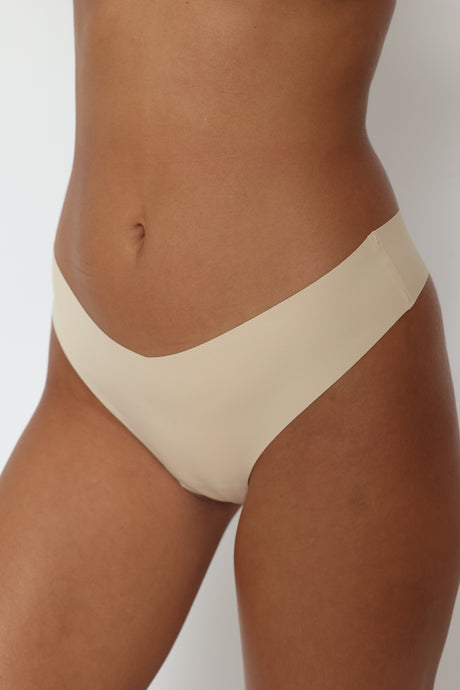 תחתון חוטיני ללא תפר מבד מיקרו - מארז שלישייה