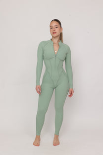 דגם אשלי - אוברול היסטרי עם תפרים בולטים