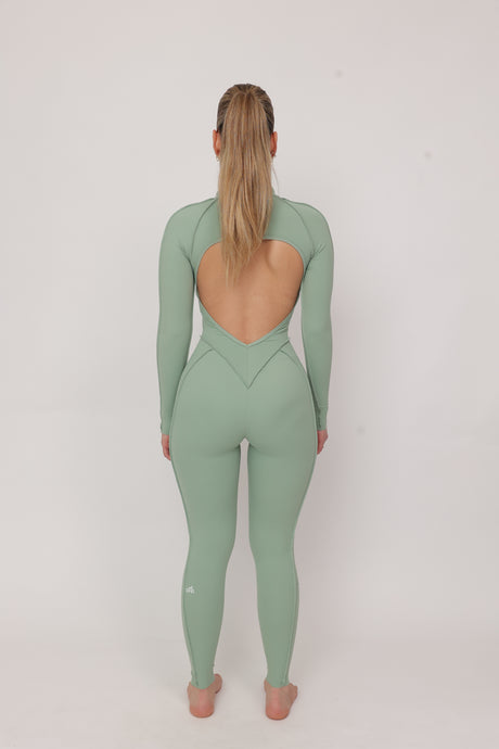 דגם אשלי - אוברול היסטרי עם תפרים בולטים