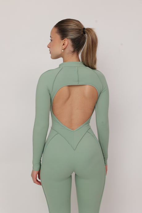 דגם אשלי - אוברול היסטרי עם תפרים בולטים