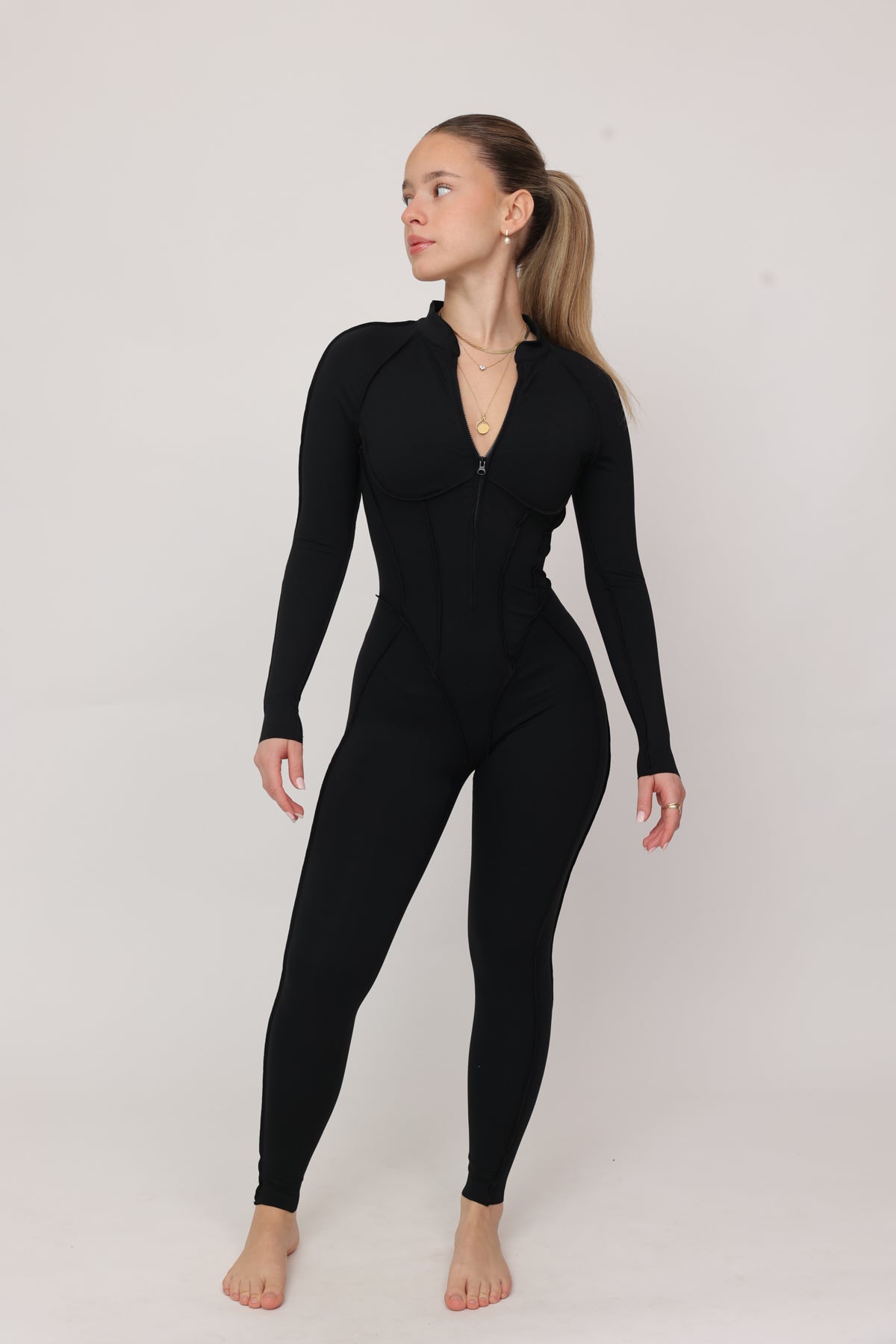 דגם אשלי - אוברול היסטרי עם תפרים בולטים