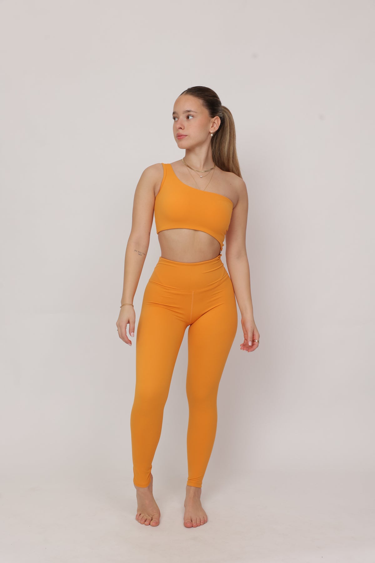 דגם ניב - טופ כתף אחת